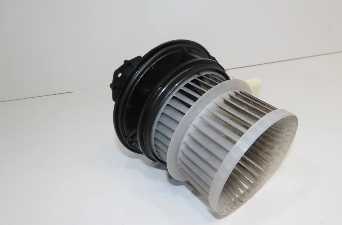 Ventilateur de chauffage Toyota COROLLA 3-5 portes (_E21_) 1.8 hybrid (zwe211) (2018) 5 portes occasion