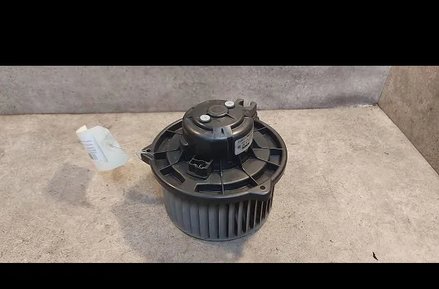 Ventilateur de chauffage Toyota COROLLA Verso (ZER_, ZZE12_, R1_) 2.2 d-4d (aur10_) (2005-2009) 5 portes occasion