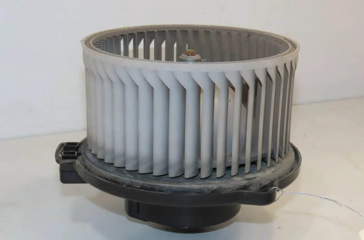 Ventilateur de chauffage Toyota HIACE IV Camionnette (__H1_, __H2_) 2.5 d-4d (klh12, klh22) (2001-2006) occasion