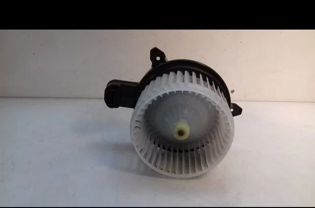 Ventilateur de chauffage Toyota YARIS (_P21_, _PA1_, _PH1_) 1.5 hybrid (mxph11) (2020) 5 portes occasion