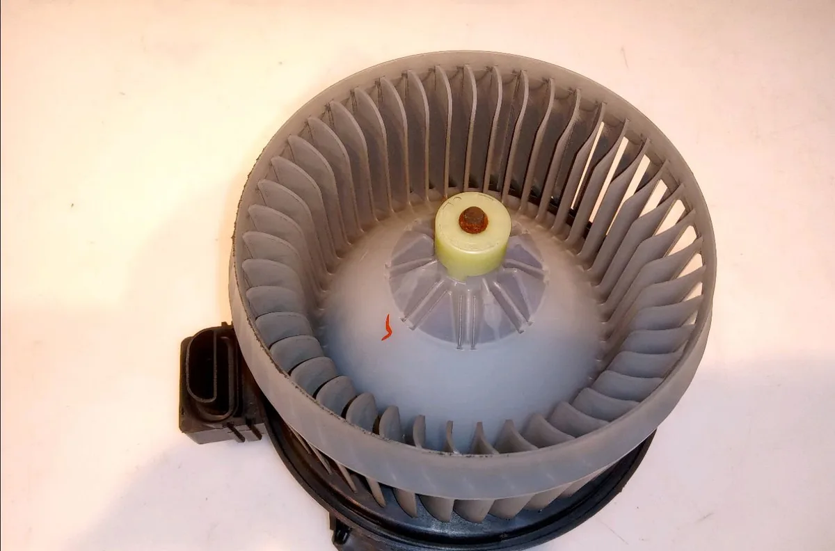 Ventilateur de chauffage Toyota YARIS (_P9_) 1.0 vvt-i (ksp90_) (2005-2011) 5 portes occasion
