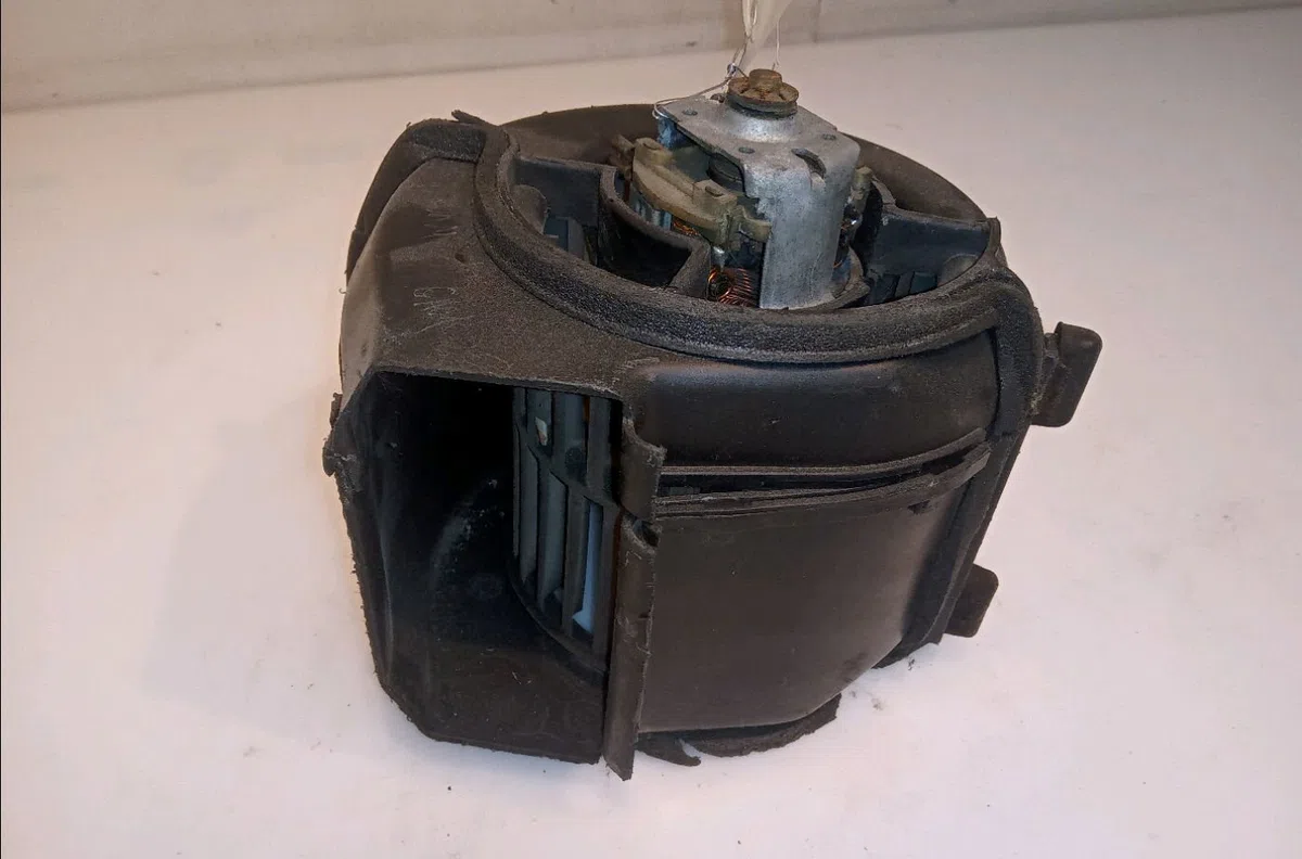 Ventilateur de chauffage Volkswagen GOLF I (17) 1.1 (1974-1983) occasion