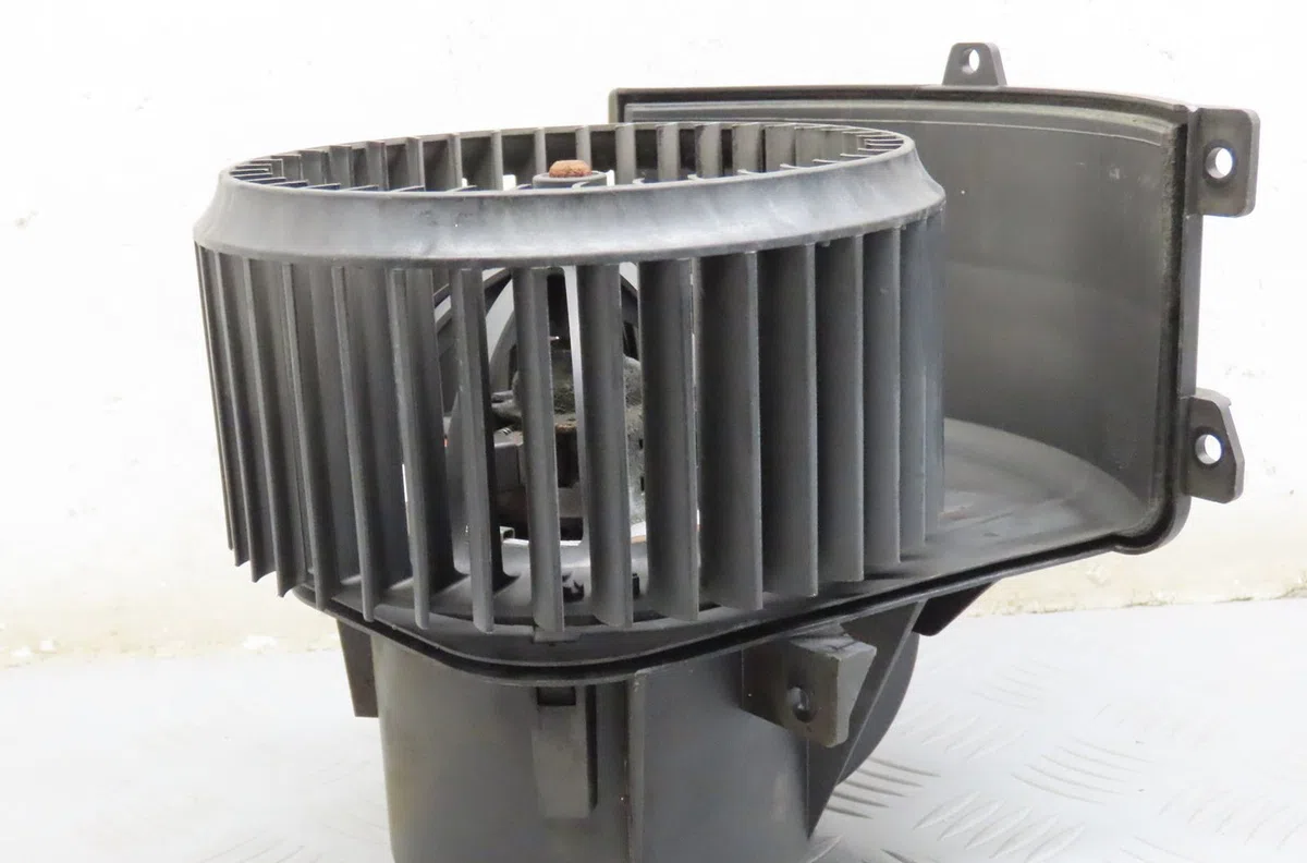 Ventilateur de chauffage Volkswagen TRANSPORTER V Autobus-Autocar (7HB, 7HJ, 7EB, 7EJ) 2.5 tdi (2003-2009) occasion