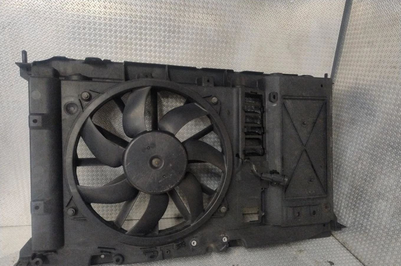 Ventilateur de refroidissement Peugeot 308 I (4A_, 4C_) 1.6 16v (2007-2014) 5 portes occasion