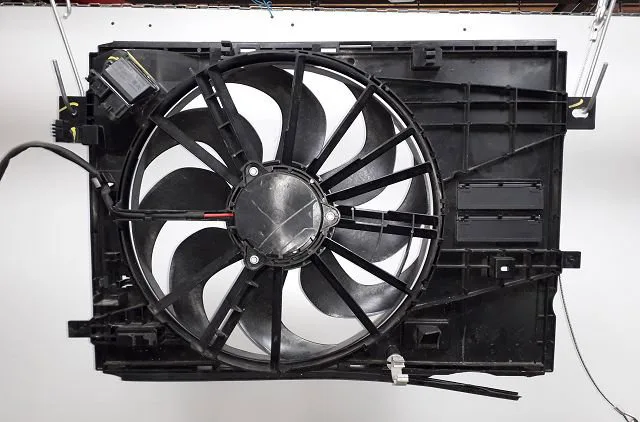 Ventilateur de refroidissement Peugeot 5008 II (MC_, MJ_, MR_, M4_) 1.2 (mrhnyh, mrhnyw, mrhnsj, mrhnsu, mrhnsm) (2016) 
