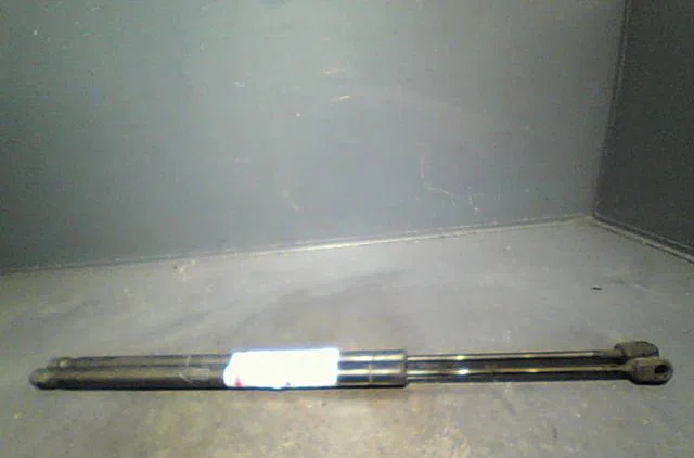 Verin droit hayon Toyota COROLLA Verso (ZER_, ZZE12_, R1_) 2.0 d-4d (cur10_) (2004-2009) occasion
