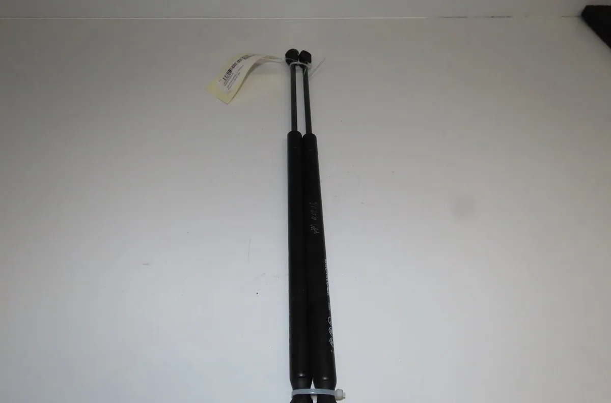 Verin droit hayon Toyota COROLLA Verso (ZER_, ZZE12_, R1_) 2.0 d-4d (cur10_) (2004-2009) occasion