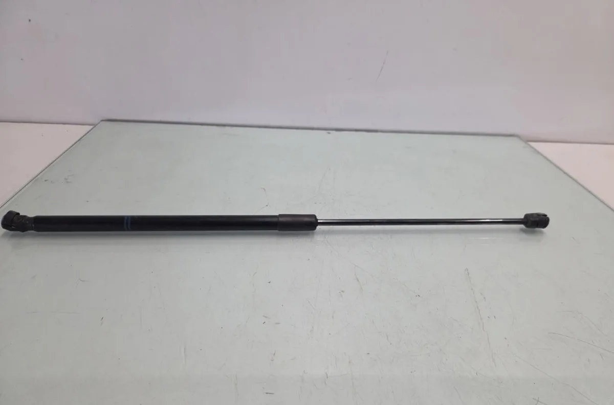 Verin g capot OPEL CORSA E occasion