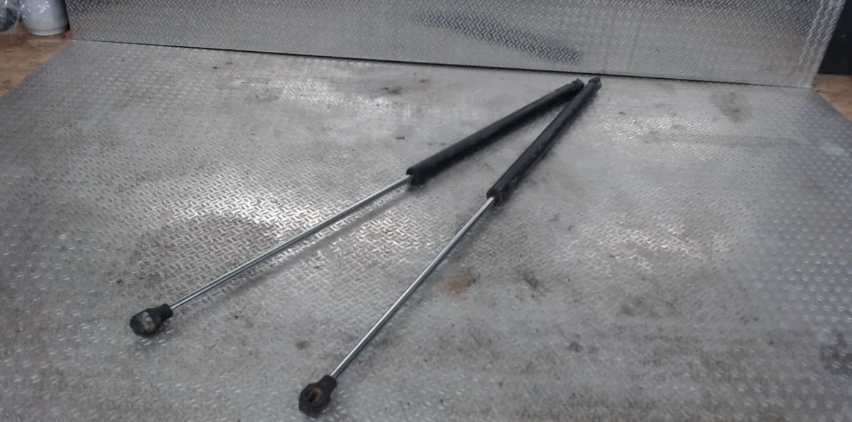 Verin g capot Peugeot 106 II (1A_, 1C_) 1.5 d (1998-2004) 3 portes occasion