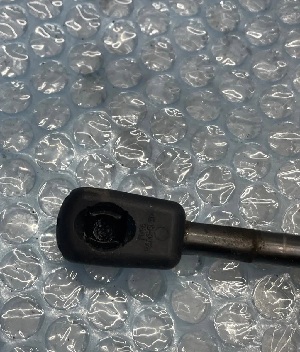 Verin g capot Renault MEGANE III Coupé (DZ0-1_) 1.6 dci (dz00, dz12, dz2a, dz13) (2011-2015) occasion