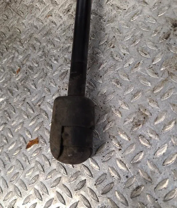 Verin g capot Volkswagen POLO (6N2) 1.4 (1999-2001) 5 portes occasion