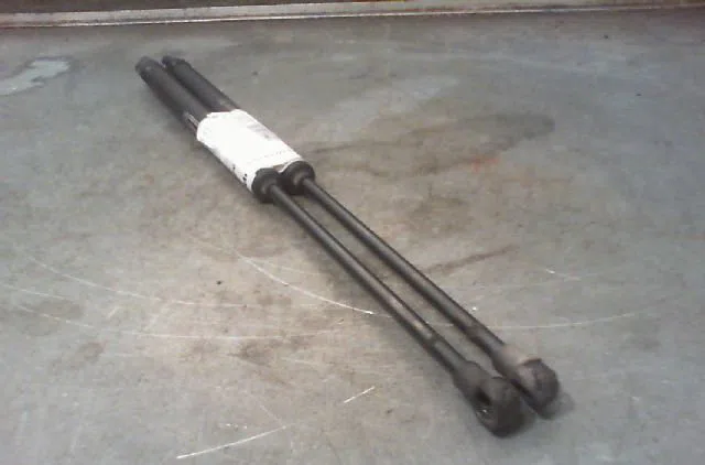Verin gauche hayon ALFA ROMEO 147 Phase 1 09-2000--09-2004 occasion