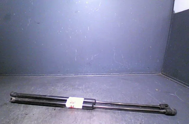 Verin gauche hayon AUDI A3 II Phase 1 06-2003--06-2008 1.9 TDi occasion