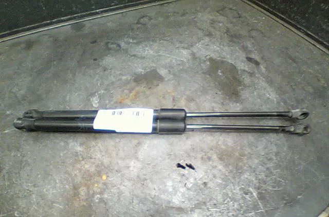 Verin gauche hayon Bmw 1 (E87) 120 d (2004-2011) occasion