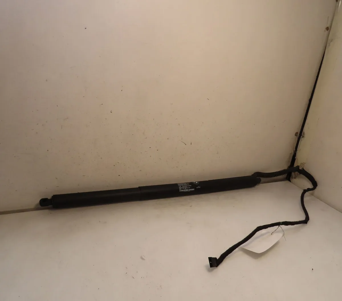 Verin gauche hayon Bmw X3 (F25) Xdrive 20 d (2010-2014) occasion