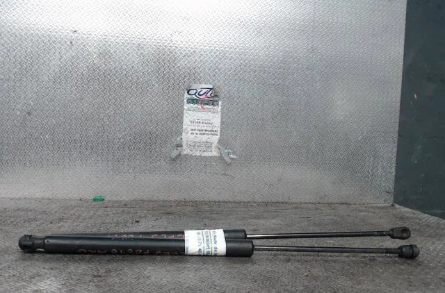 Verin gauche hayon MERCEDES CLASSE B 245 CLASSE B 245 PHASE 1 occasion