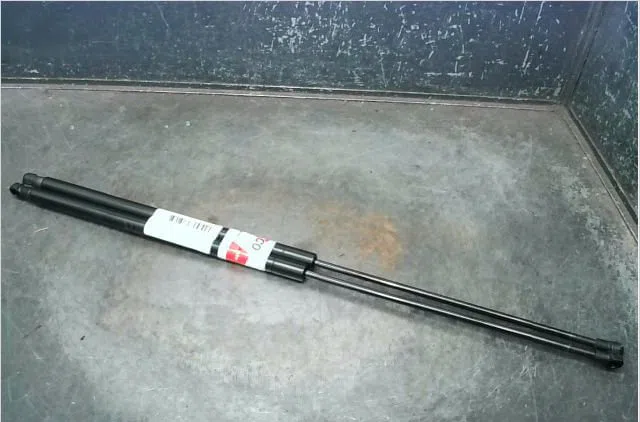 Verin gauche hayon Nissan JUKE (F15) 1.6 dig-t (2010) occasion