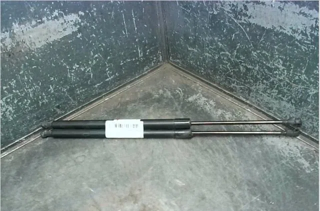 Verin gauche hayon Nissan PRIMERA Hatchback (P12) 2.0 (2002-2008) occasion
