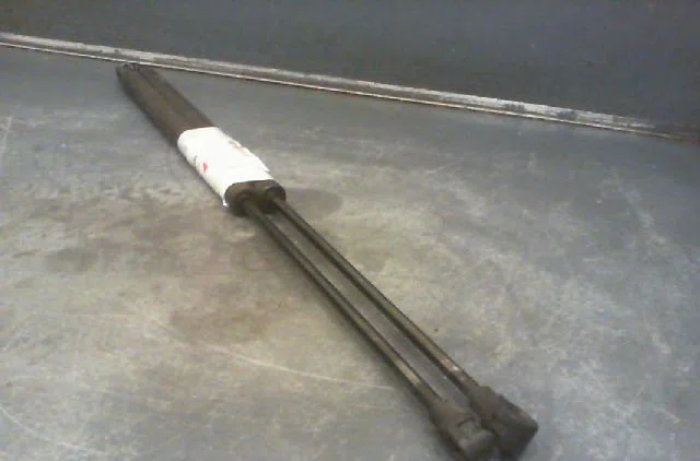 Verin gauche hayon Peugeot 106 I (1A, 1C) 1.1 (1991-1996) occasion
