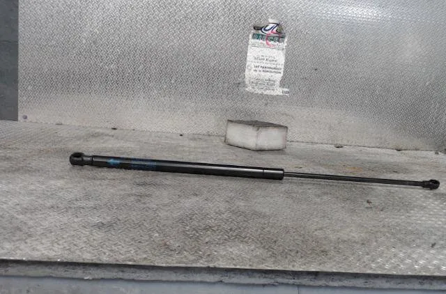 Verin gauche hayon Peugeot 107 (PM_, PN_) 1.0 (2005-2014) 3 portes occasion