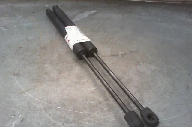 Verin gauche hayon VOLKSWAGEN GOLF V Phase 1 11-2003--10-2008 occasion