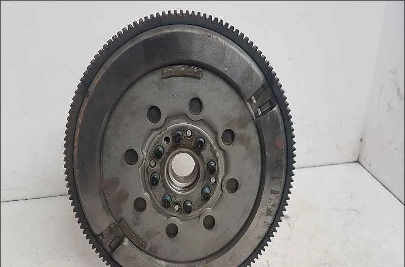 Volant moteur RENAULT SCENIC III occasion