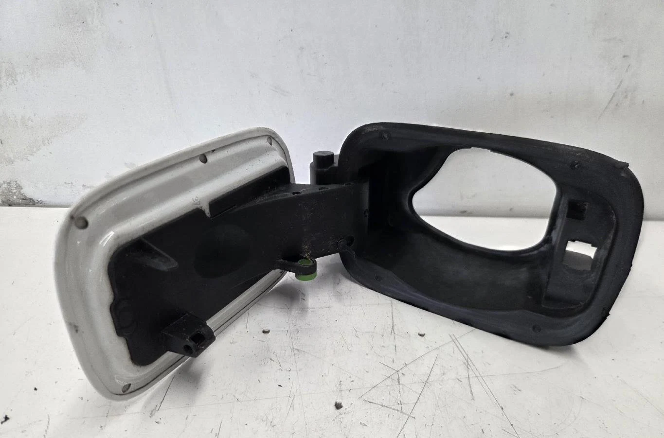 Volet de trappe carburant BMW SERIE 1 E82 COUPE occasion