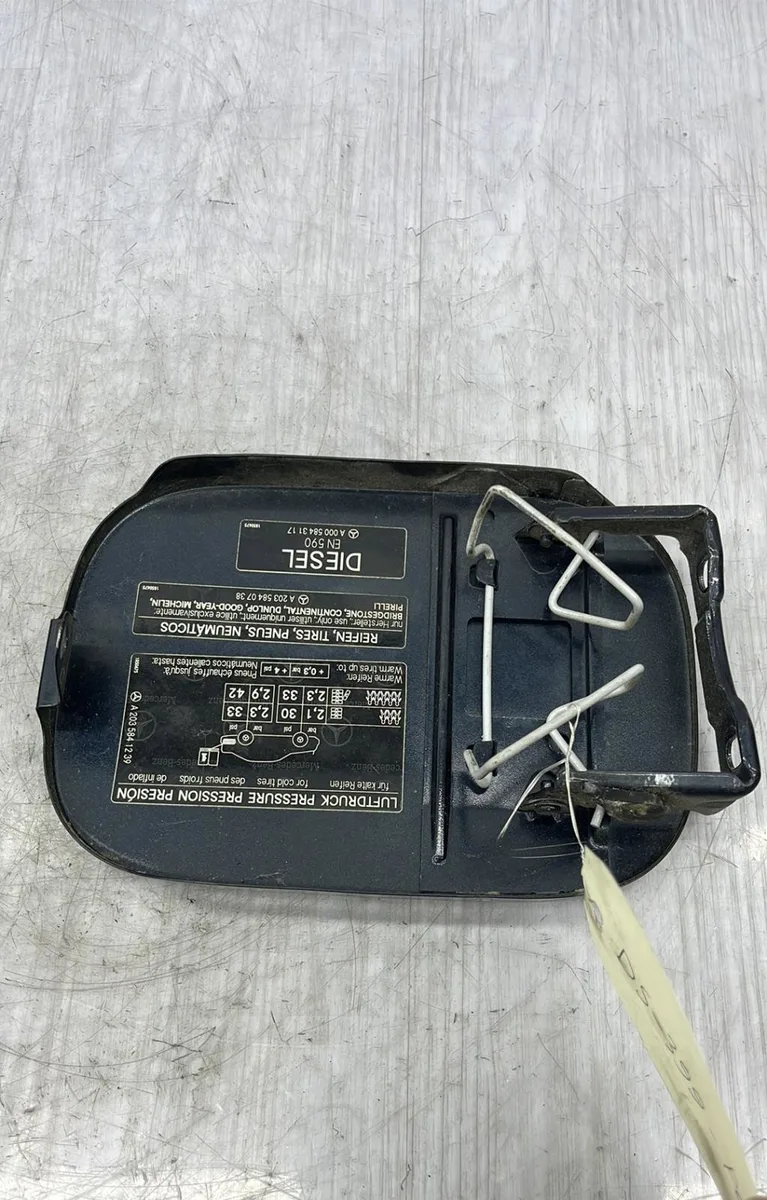 Volet de trappe carburant MERCEDES CLASSE C 203 PHASE 1 BREAK occasion