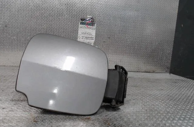 Volet de trappe carburant RENAULT CLIO 3  CLIO 3 PHASE 1 BREAK occasion
