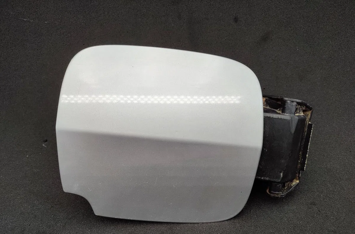 Volet de trappe carburant RENAULT CLIO 3 PHASE 1 BREAK occasion