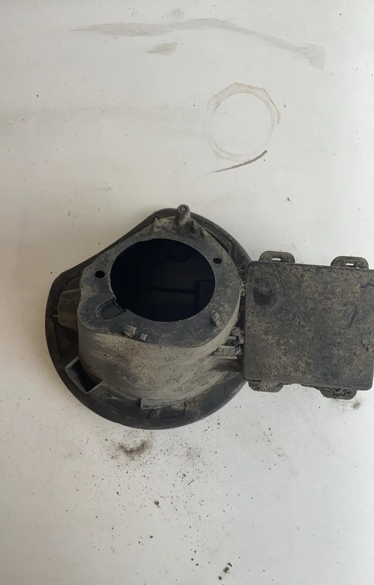 Volet de trappe carburant Renault WIND (E4M_) 1.6 (e4mb, e4mc) (2010) occasion