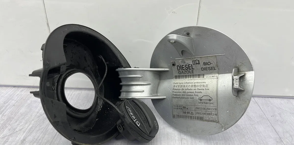 Volet de trappe carburant VOLKSWAGEN PASSAT 5 CC COUPE occasion